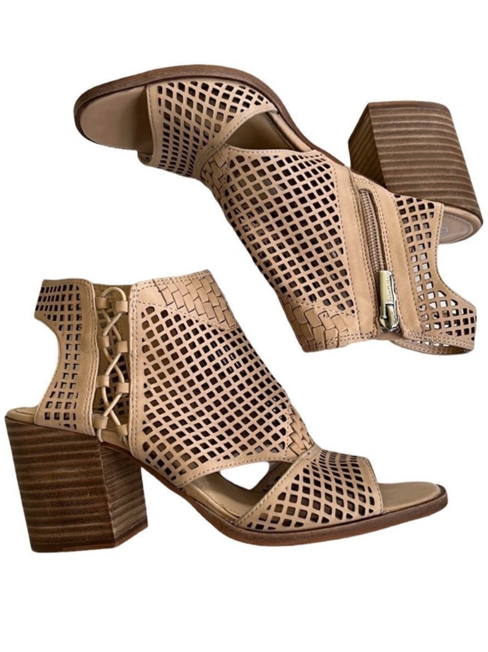 EUC Vince Camuto leather heeled sandals